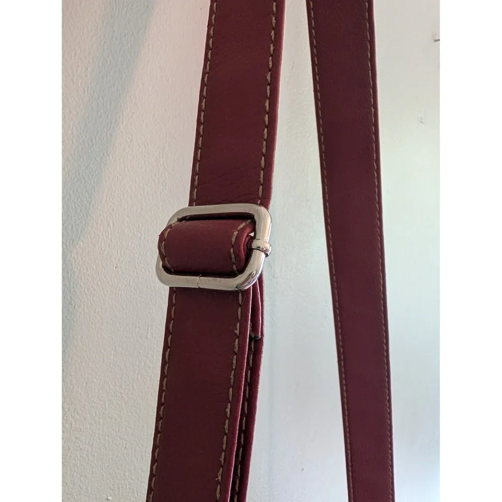Relic by Fossil Burgundy Red Pebbled Crossbody Bag Organizer Purse Buckle Y2K